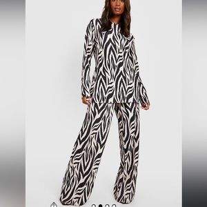 2 Piece Zebra Print Plisse Shirt & Pants Boohoo NWT